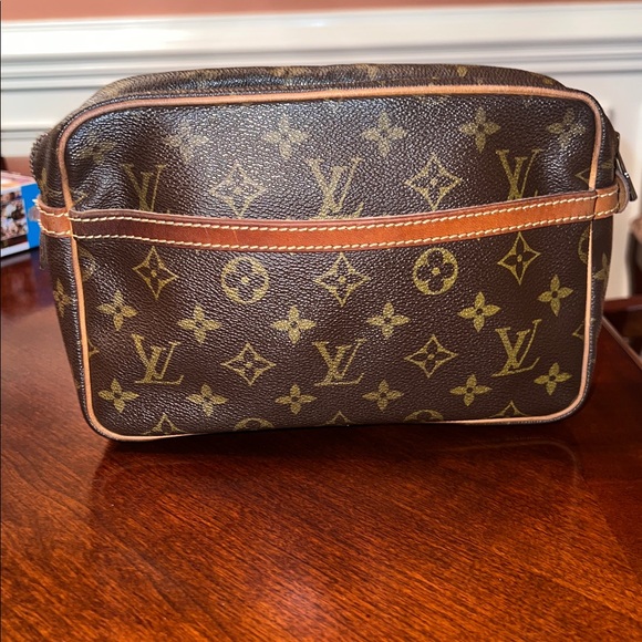 Louis Vuitton Monogram clutch Brown and Tan - Picture 3 of 17